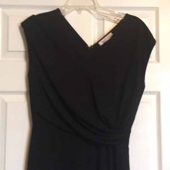 Black sleeveless dress - Picture 2 of 4